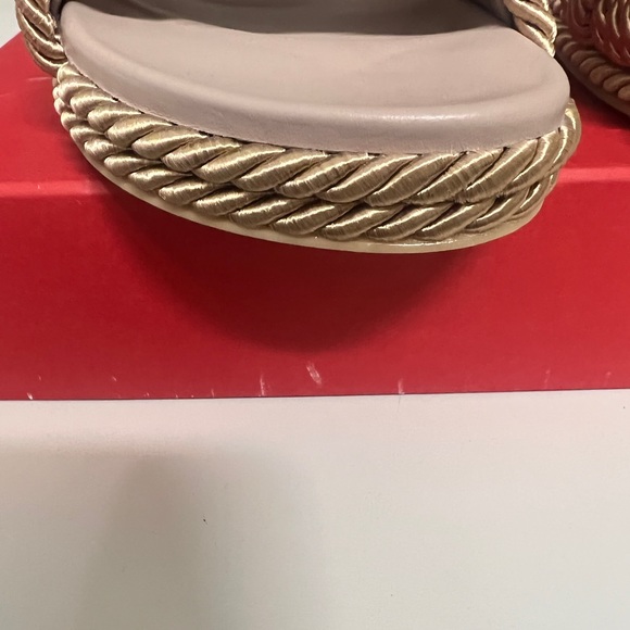 VALENTINO GARAVANI
Braided Espadrille Rockstud Slide Sandals - Picture 7 of 10